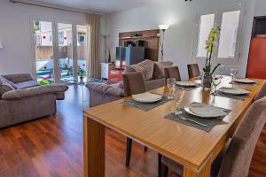 Et opholdsområde på Villa Playa Esperanza by Rentallorca