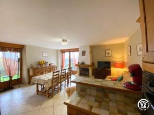 Khu vực ghế ngồi tại Le Grand Duc