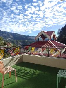 Una imagen general de la montaña o una montaña tomada desde la habitación en casa particular 21 fotos más