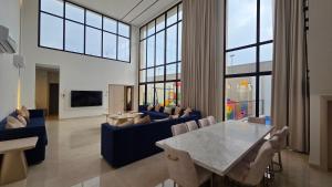 TV/trung tâm giải trí tại Royal Resort Al-Khobar 2 - شاليه رويال الخبر 2