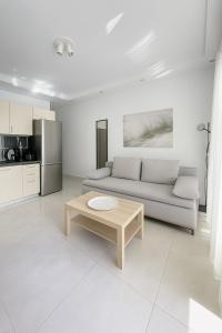 Køkken eller tekøkken på Nikiti Pure Modern New Build Apartment