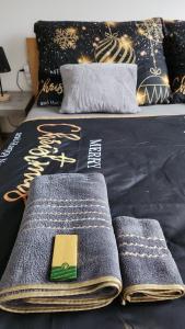 Postel nebo postele na pokoji v ubytování Olšany Home - útulný privátní domek se zahradou a parkováním u Olomouce - private house with garden and parking near Olomouc