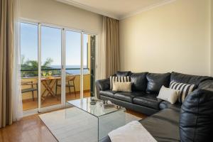 Et opholdsområde på Pico Views by An Island Apart