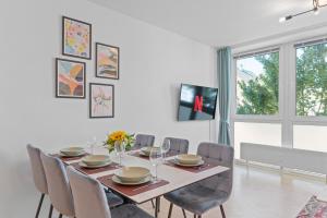 TV a/nebo společenská místnost v ubytování CityFlair 6 Pers Flughafen Stuttgart Messe U7 Whg2