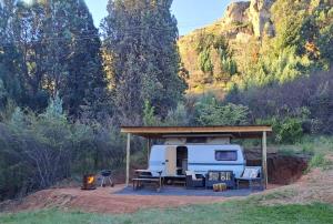 Naturlandskabet i nærheden af campingpladsen