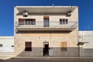 El edificio en el que está la casa vacacional