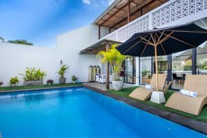 Swimmingpoolen hos eller tæt på Central Canggu Pool Villa with spectacular rice field views