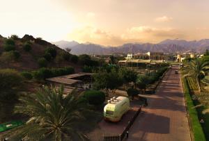 Nespecifikovaný výhled na hory nebo výhled na hory při pohledu z rezortu