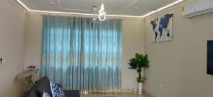 Un televizor și/sau centru de divertisment la Purple Springs Elmina #1 +12 fotografii