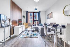 Et opholdsområde på Deritend Apartment with Full Access for Wheelchairs + 2 billeder