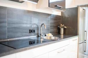 Køkken eller tekøkken på Charmantes Tiny House in Güls + 51 billeder