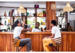 Gestir sem dvelja á Hotel La Marsu