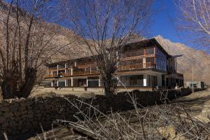 Nespecifikovaný výhled na hory nebo výhled na hory při pohledu z rezortu