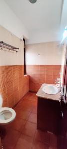 Ένα μπάνιο στο The Byke - Sun Hotel Hardiwar