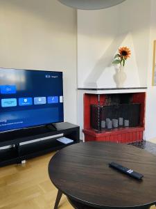 Et tv og/eller underholdning på Annie Järdebergsgatan 3