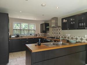 Køkken eller tekøkken på 3 Bed in Fairford oc-r34367
