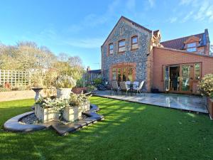 En have udenfor 5 Bed in Holt oc-b34435