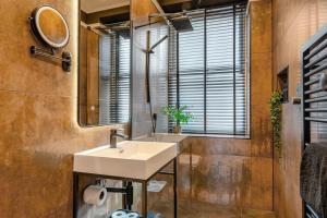 Et badeværelse på 2 Bed in Holmfirth oc-f33379 + 25 billeder