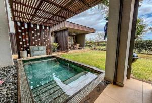 Bazén v ubytování Royal park Balaclava Villa nebo v jeho okolí