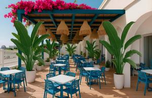 En restaurant eller et andet spisested på Hotel Urania Arenal - Adults Recommended