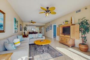 Гостиная зона в Emerald Isle 1002