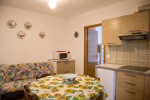 Nhà bếp/bếp nhỏ tại Terrace home by the pinewood +15 ảnh