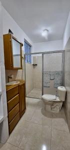 Ένα μπάνιο στο Casa del Mar