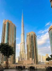 Nespecifikovaný výhled na destinaci Dubaj nebo výhled na město při pohledu z apartmánu