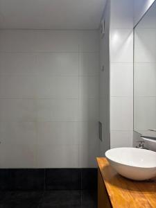 Et badeværelse på Moderno Loft - Piscina y solarium!