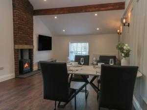 Et tv og/eller underholdning på The Penthouse at 86