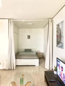 Postel nebo postele na pokoji v ubytování Gemütliches Apartment mit Naturblick für Monteuren + 12 fotografií