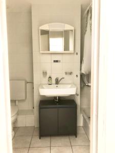 Koupelna v ubytování Gemütliches Apartment mit Naturblick für Monteuren