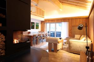 Et opholdsområde på Apartment for 12 people - Renovated duplex