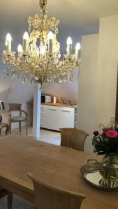 Billede fra billedgalleriet på BoLA Ferienwohnung Hamburg Nr 20 DG für 4 Personen, 2 SZ, Parkplatz i Hamborg