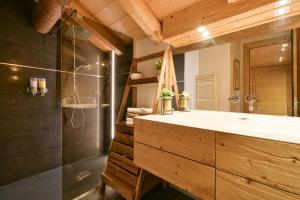 Et badeværelse på Appartement Le Lachat + 20 billeder