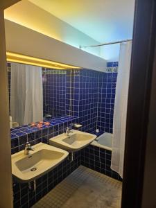 Koupelna v ubytování Gemütliche 2-Zimmer-Ferienwohnung mit Wohnzimmer, Dusche & Küche, Schlafzimmer