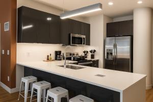 Nhà bếp/bếp nhỏ tại 101 Dalmatians Themed Double Queen Suite