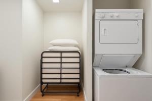 Ảnh trong thư viện ảnh của 101 Dalmatians Themed Double Queen Suite ở Dallas