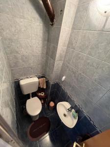 Phòng tắm tại Fenix Mostar +12 ảnh