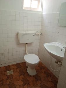 Et badeværelse på Netasha Holiday INN