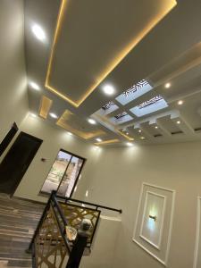 Et tv og/eller underholdning på Luxury 3BR Villa in Bahria Town Karachi