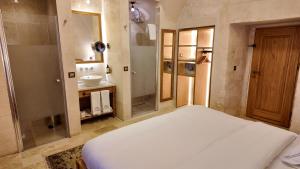 En eller flere senge i et værelse på Shamas Hotel + 91 billeder