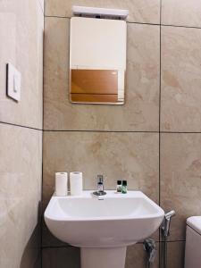 Phòng tắm tại Willownest munnar 2bhk entire private villa with balcony view and BBQ & kitchen