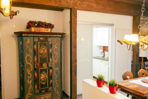 Η κουζίνα ή μικρή κουζίνα στο Charming Apartment with Alpine Ambiance +9 φωτογραφίες