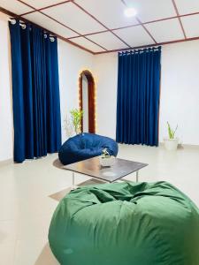 Et opholdsområde på Mountain Lodge