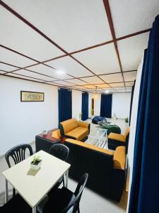 Et opholdsområde på Mountain Lodge