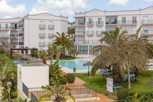 Swimmingpoolen hos eller tæt på B73 - Luz Sun Holiday Apartment