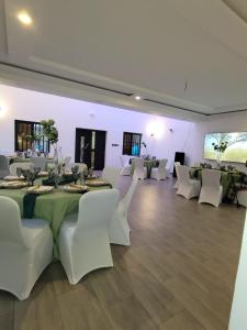 Μια τηλεόραση ή/και κέντρο ψυχαγωγίας στο Beautiful gateway from West Africa!