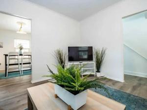 Fotografie z fotogalerie ubytování Jungle House Luxury Homes - Columbus Downtown Short North - Near Convention Center & Nationwide Arena - Free Parking - Pet Friendly - Over 5,800 Five Stars v destinaci Columbus + 12 fotografií