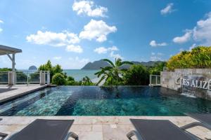 Bazén v ubytování Studio Diamond nebo v jeho okolí